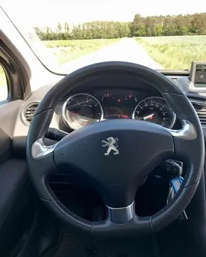 Peugeot 3008 cena 40000 przebieg: 124000, rok produkcji 2016 z Jarocin małe 154